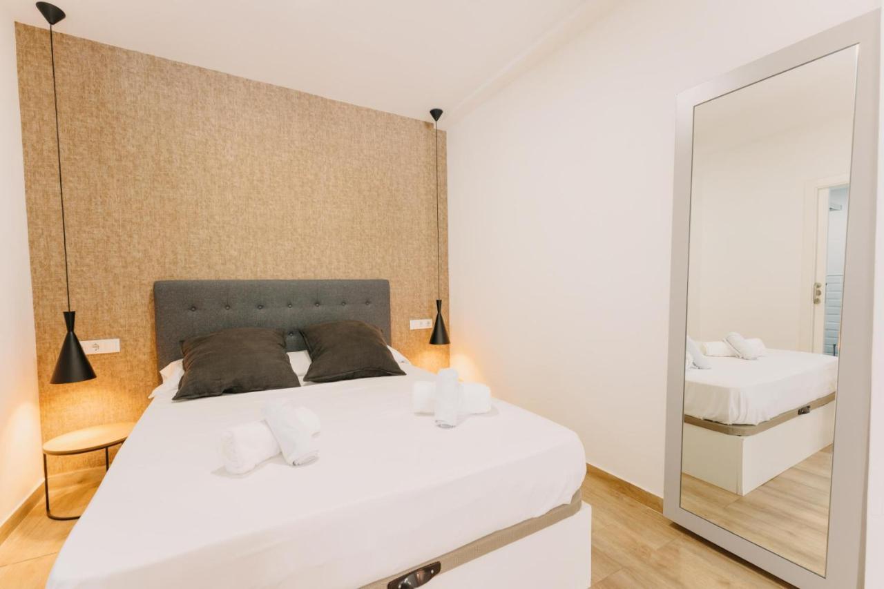 Coverlin Apartamentos San Francisco مالقة الغرفة الصورة